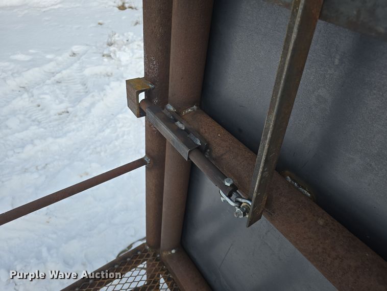 image for item NI9423 Shop built livestock loading chute