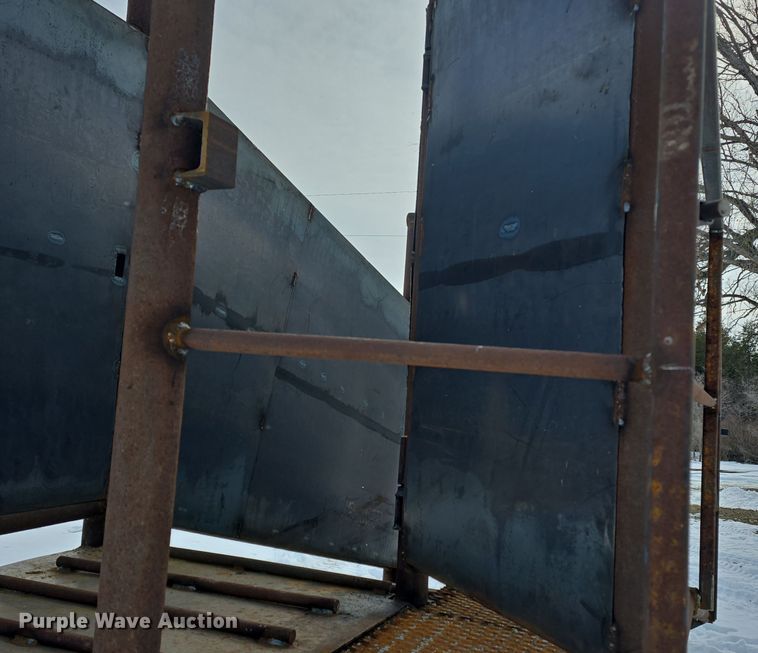 image for item NI9423 Shop built livestock loading chute