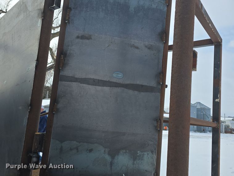 image for item NI9423 Shop built livestock loading chute