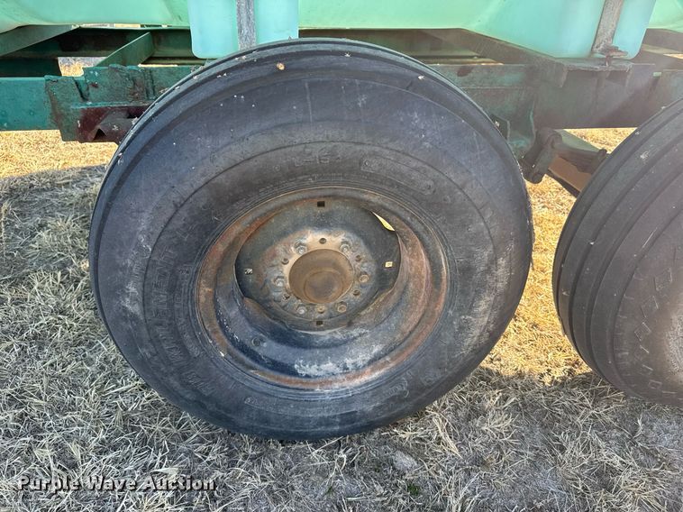 image for item NN9518 Nurse tank trailer