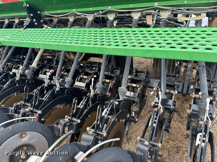 image for item NN9527 Crust Buster 4700AP grain drill