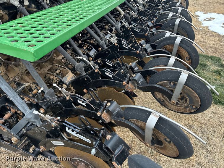 image for item NN9527 Crust Buster 4700AP grain drill