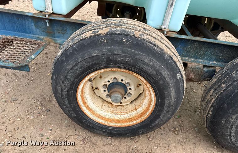 image for item NN9531 Nurse tank trailer