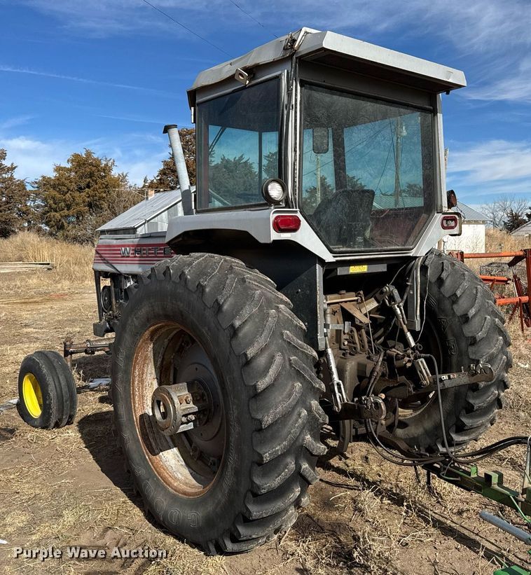 image for item NN9540 1978 White 2-105 Field Boss  tractor