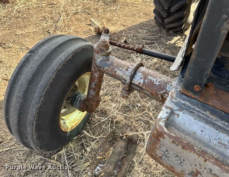 image for item NN9540 1978 White 2-105 Field Boss  tractor