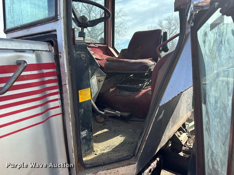 image for item NN9540 1978 White 2-105 Field Boss  tractor