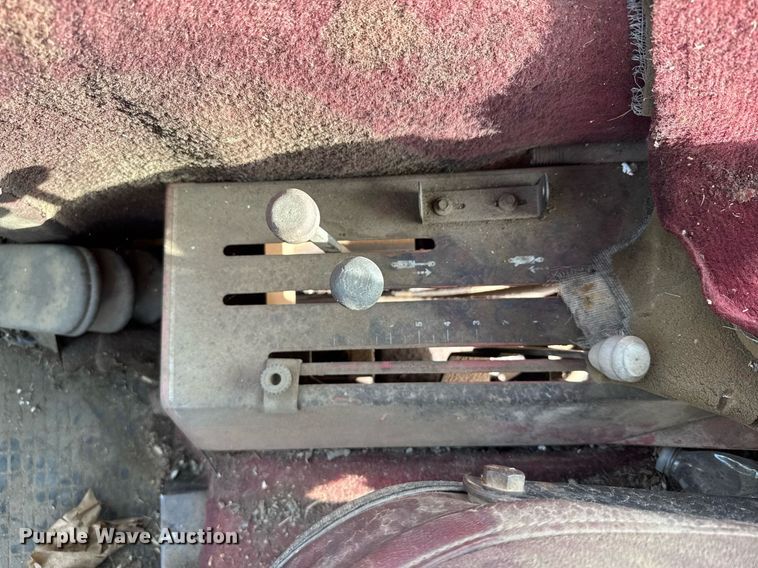 image for item NN9540 1978 White 2-105 Field Boss  tractor