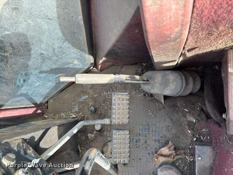 image for item NN9540 1978 White 2-105 Field Boss  tractor