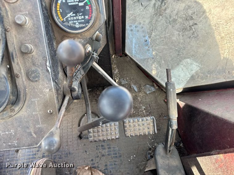 image for item NN9540 1978 White 2-105 Field Boss  tractor