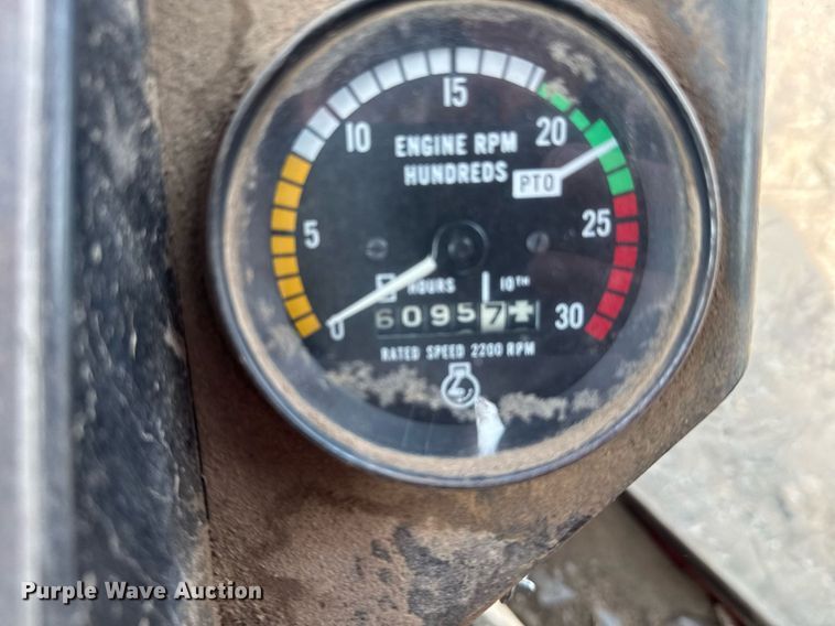 image for item NN9540 1978 White 2-105 Field Boss  tractor