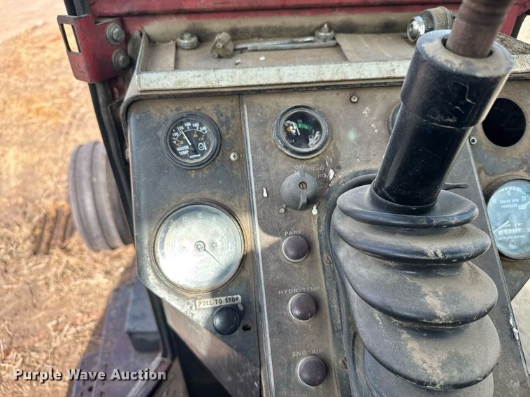 image for item NN9540 1978 White 2-105 Field Boss  tractor