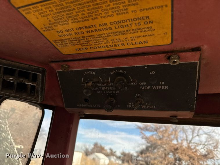 image for item NN9540 1978 White 2-105 Field Boss  tractor