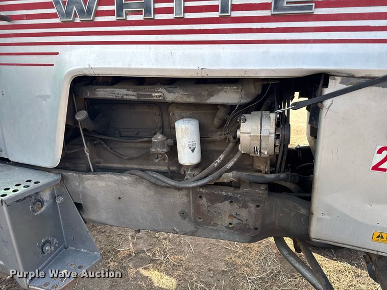 image for item NN9540 1978 White 2-105 Field Boss  tractor