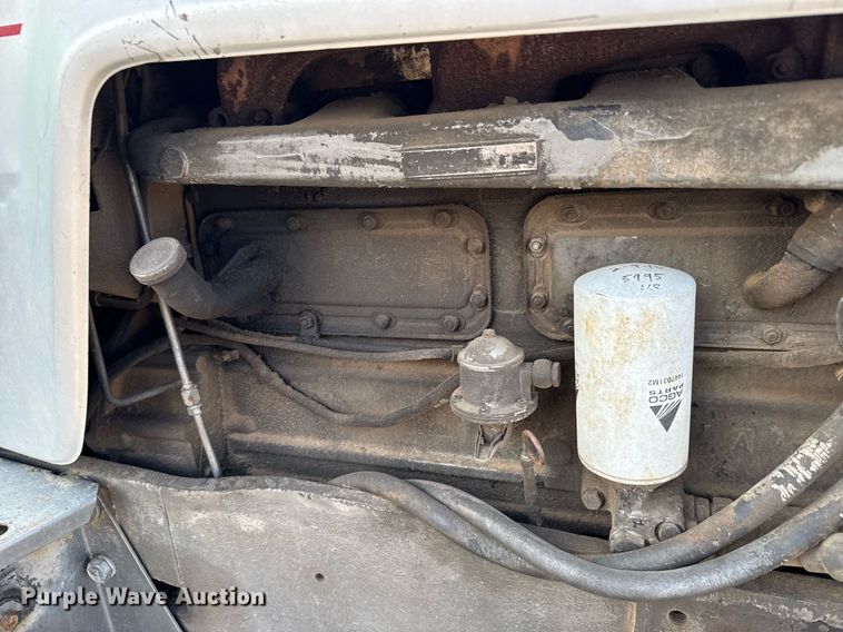 image for item NN9540 1978 White 2-105 Field Boss  tractor