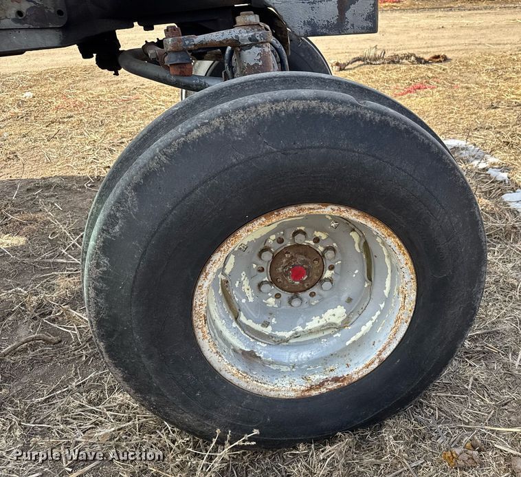 image for item NN9540 1978 White 2-105 Field Boss  tractor