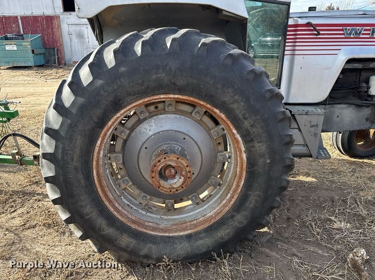 image for item NN9540 1978 White 2-105 Field Boss  tractor