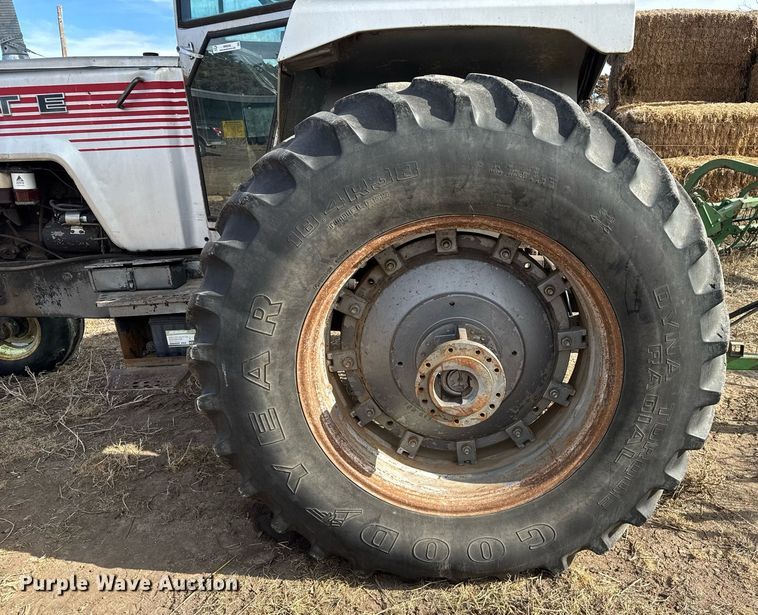 image for item NN9540 1978 White 2-105 Field Boss  tractor