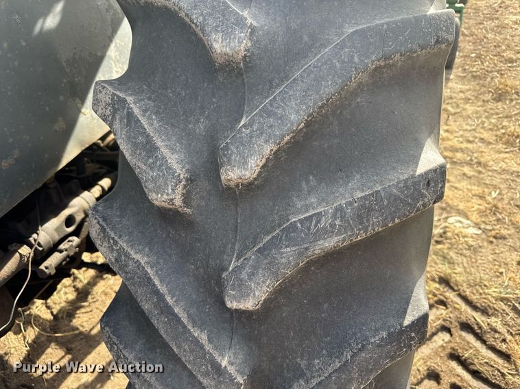 image for item NN9540 1978 White 2-105 Field Boss  tractor