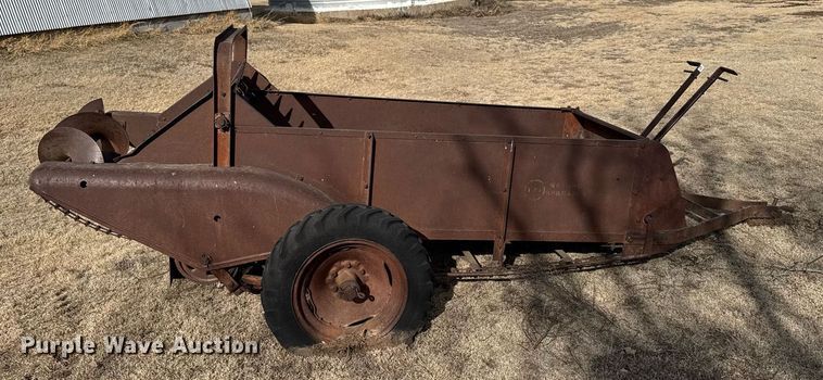 image for item NN9554 Manure spreader