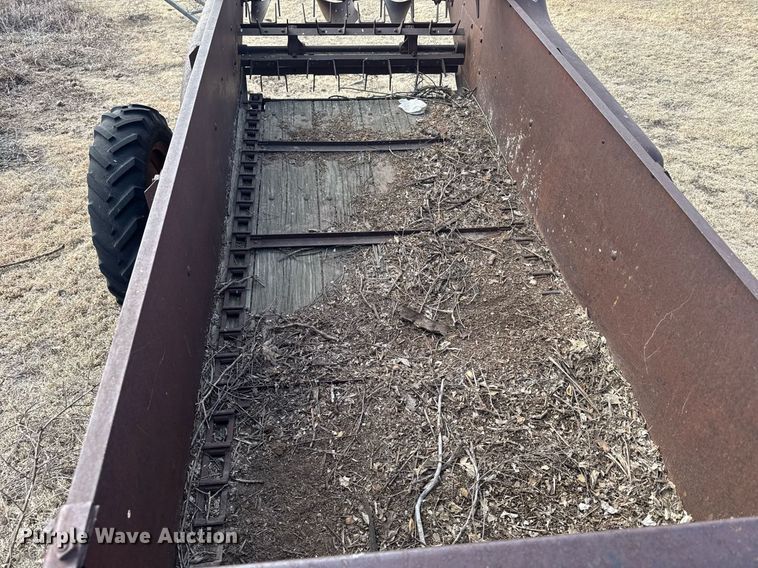 image for item NN9554 Manure spreader