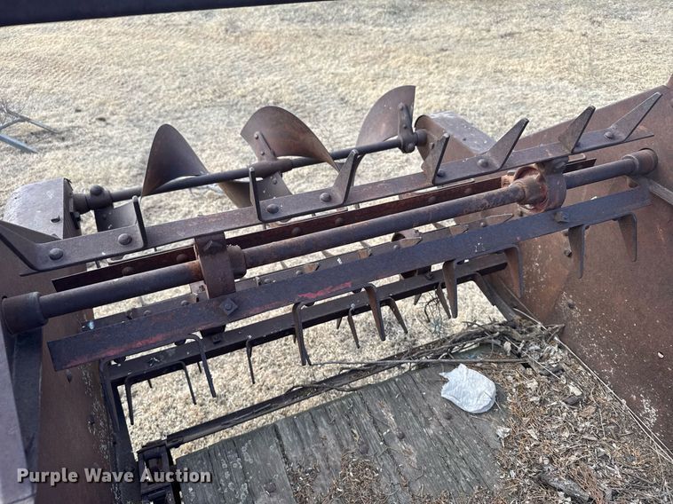 image for item NN9554 Manure spreader