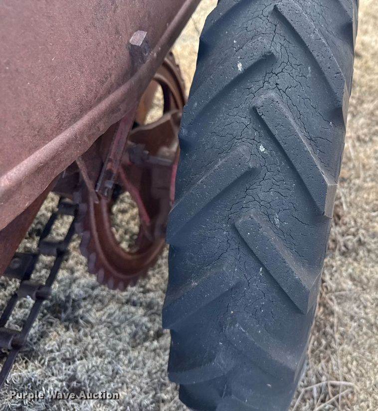 image for item NN9554 Manure spreader