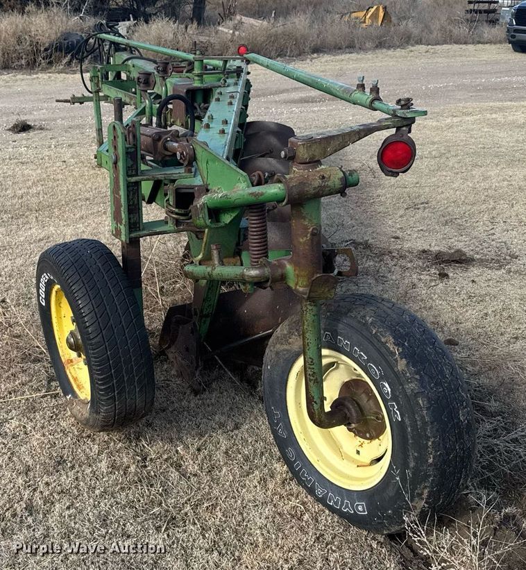 image for item NN9555 John Deere six bottom plow