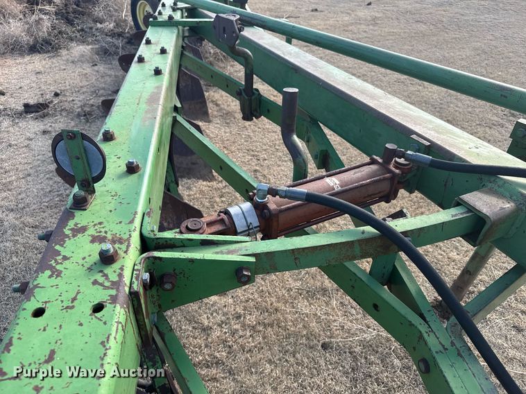 image for item NN9555 John Deere six bottom plow