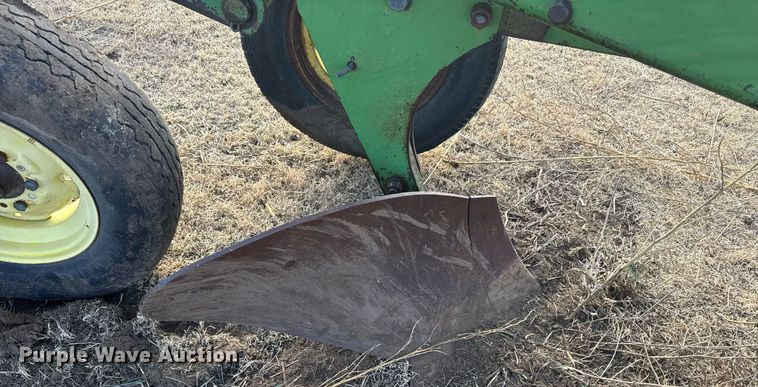 image for item NN9555 John Deere six bottom plow