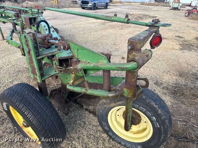 image for item NN9555 John Deere six bottom plow