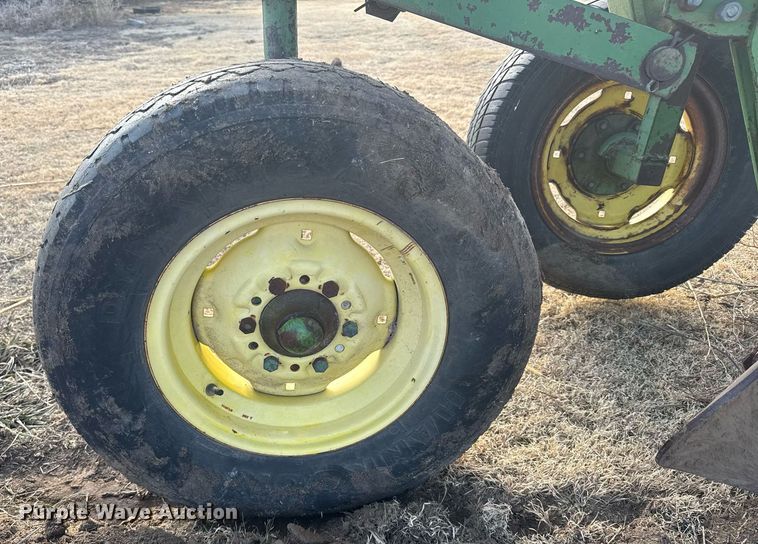 image for item NN9555 John Deere six bottom plow