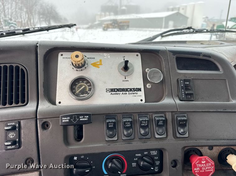 image for item OG9749 2002 Sterling A9500 flatbed truck