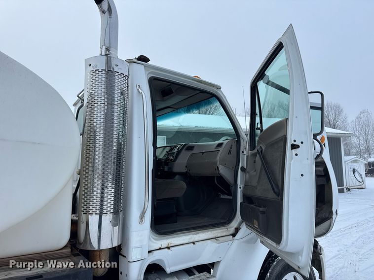 image for item OG9749 2002 Sterling A9500 flatbed truck