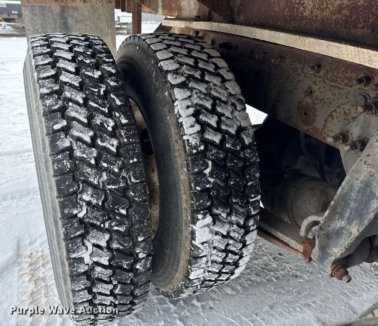 image for item OG9749 2002 Sterling A9500 flatbed truck