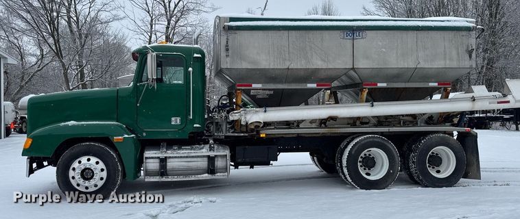 image for item OG9754 2000 Freightliner FLD120 fertilizer delivery truck