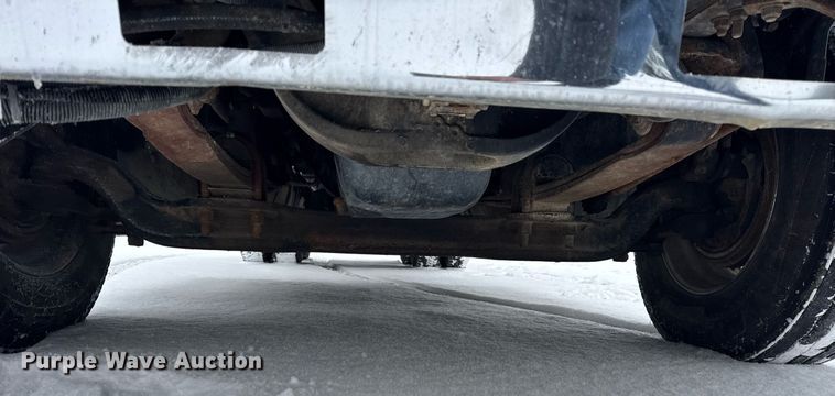 image for item OG9754 2000 Freightliner FLD120 fertilizer delivery truck