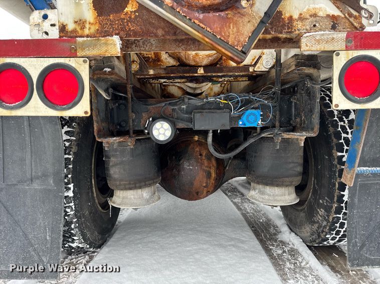 image for item OG9754 2000 Freightliner FLD120 fertilizer delivery truck