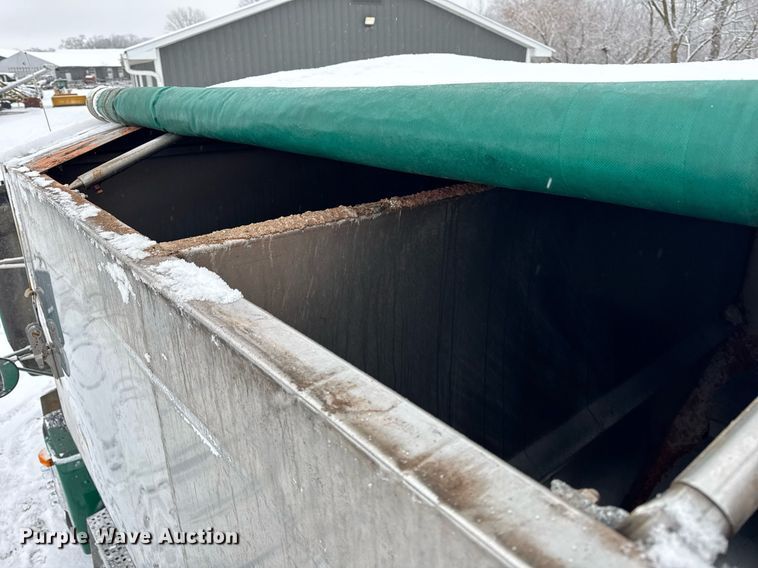 image for item OG9754 2000 Freightliner FLD120 fertilizer delivery truck