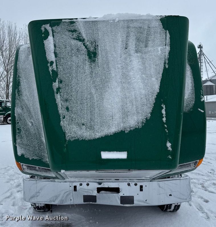 image for item OG9754 2000 Freightliner FLD120 fertilizer delivery truck