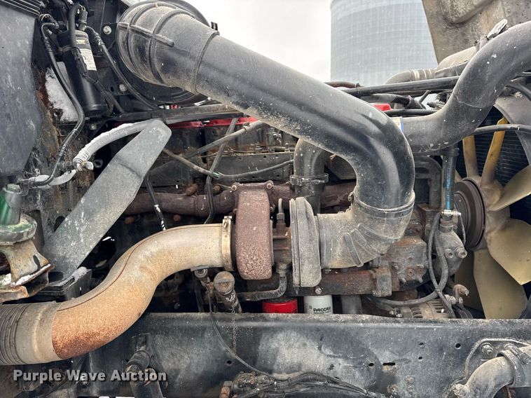 image for item OG9754 2000 Freightliner FLD120 fertilizer delivery truck