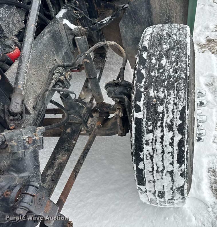 image for item OG9754 2000 Freightliner FLD120 fertilizer delivery truck