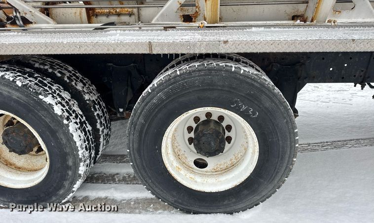 image for item OG9754 2000 Freightliner FLD120 fertilizer delivery truck