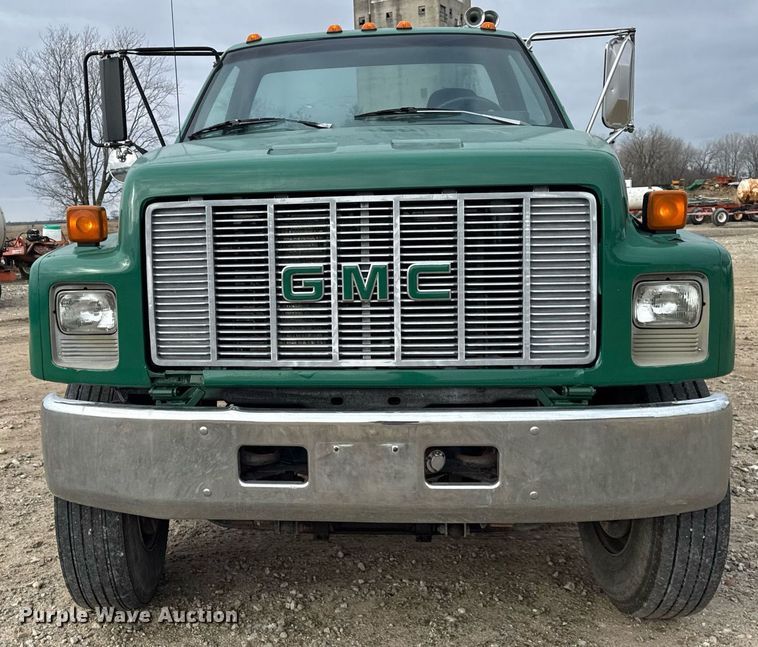 image for item DH9241 1994 GMC Topkick C6500 truck cab and chassis