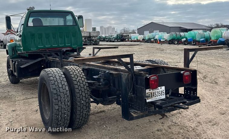 image for item DH9241 1994 GMC Topkick C6500 truck cab and chassis