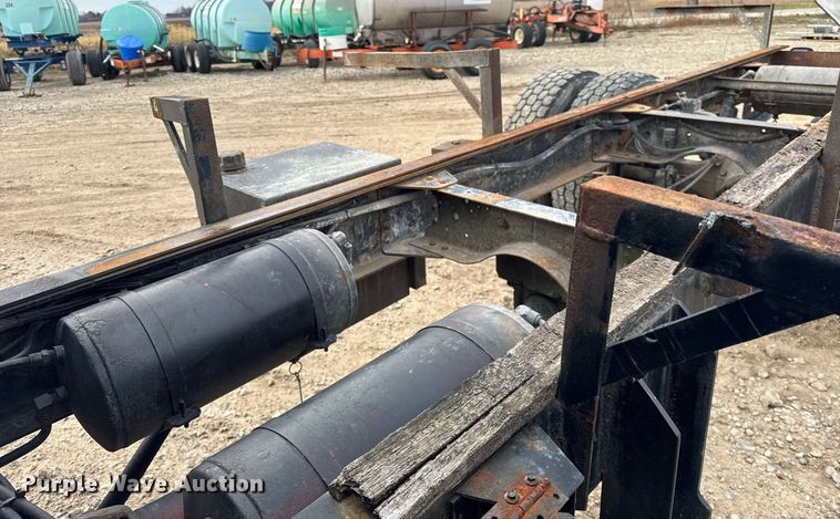 image for item DH9241 1994 GMC Topkick C6500 truck cab and chassis