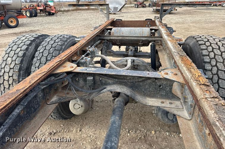 image for item DH9241 1994 GMC Topkick C6500 truck cab and chassis