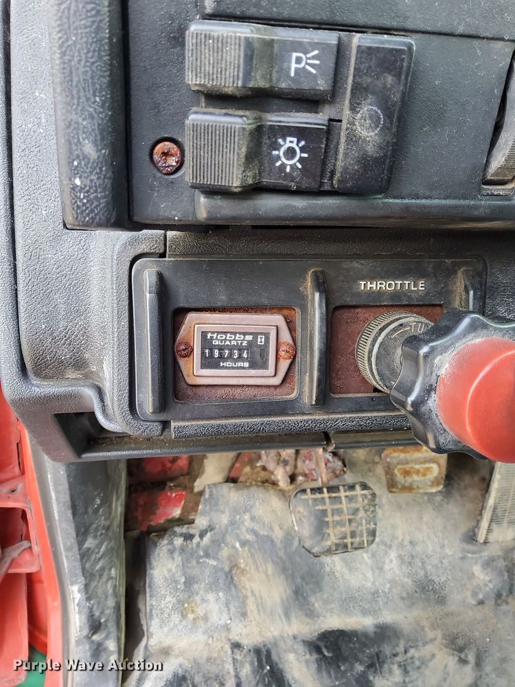 image for item DH9241 1994 GMC Topkick C6500 truck cab and chassis