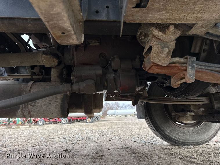 image for item DH9241 1994 GMC Topkick C6500 truck cab and chassis