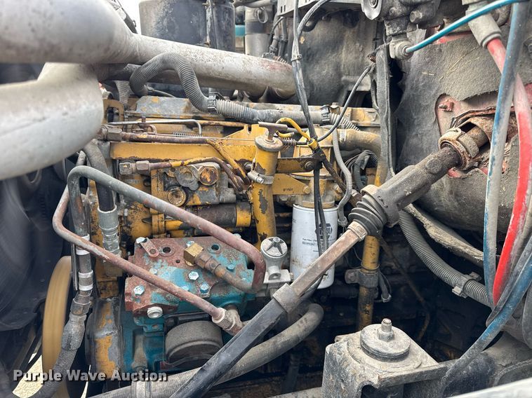 image for item DH9241 1994 GMC Topkick C6500 truck cab and chassis