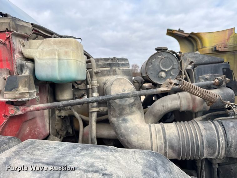 image for item DH9241 1994 GMC Topkick C6500 truck cab and chassis